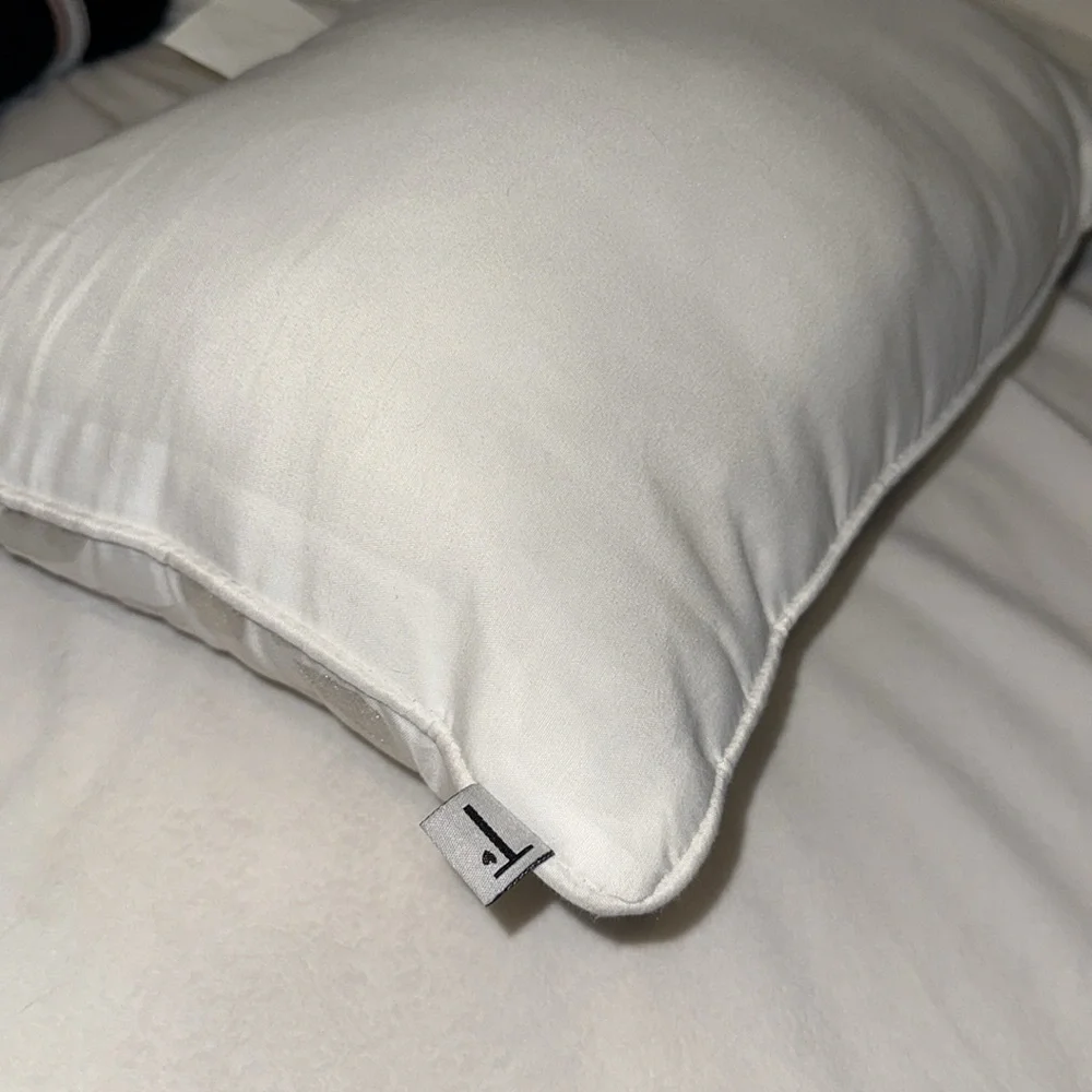Elegant White and Silver Decorative Pillow 16’x11’‎